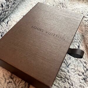 Loui Vuitton gift box